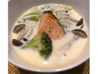 鮭とブロッコリーの豆乳スープ